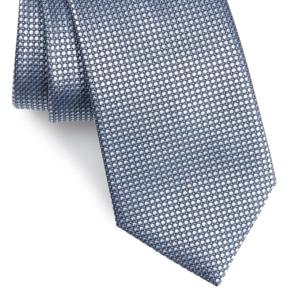 Brioni Italian silk tie in geometric blue.